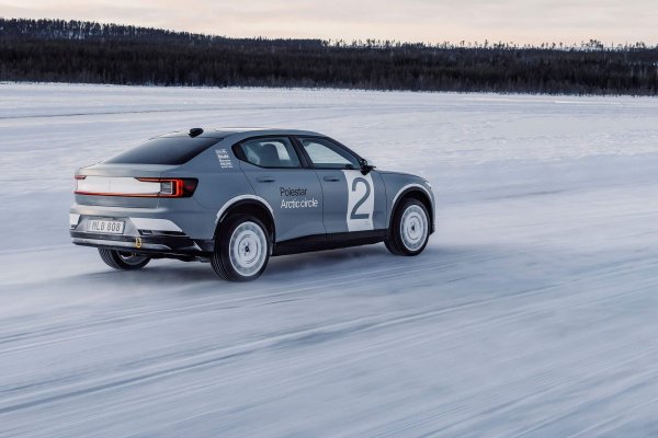 Polestar-2-Arctic-Circle-Concept-2022-arriere.jpg Polestar-2-Arctic-Circle-Concept-2022-arriere.jpg