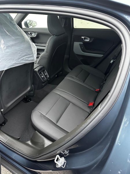 WhatsApp Image 2025-10-29 à 12.16.02_29bf8eff.jpg