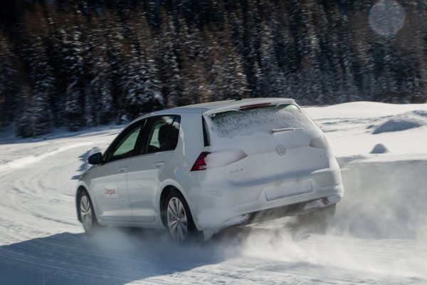 golf-7-neige-pneus-hiver.jpg